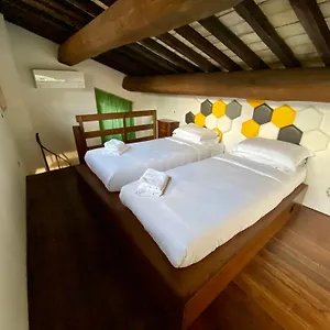 Casa Paradiso , Roma Italia